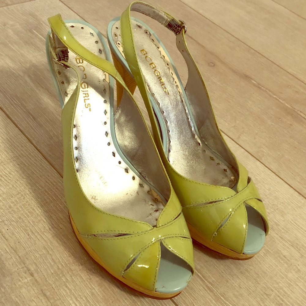 Patent leather peep-toe sling back sandals